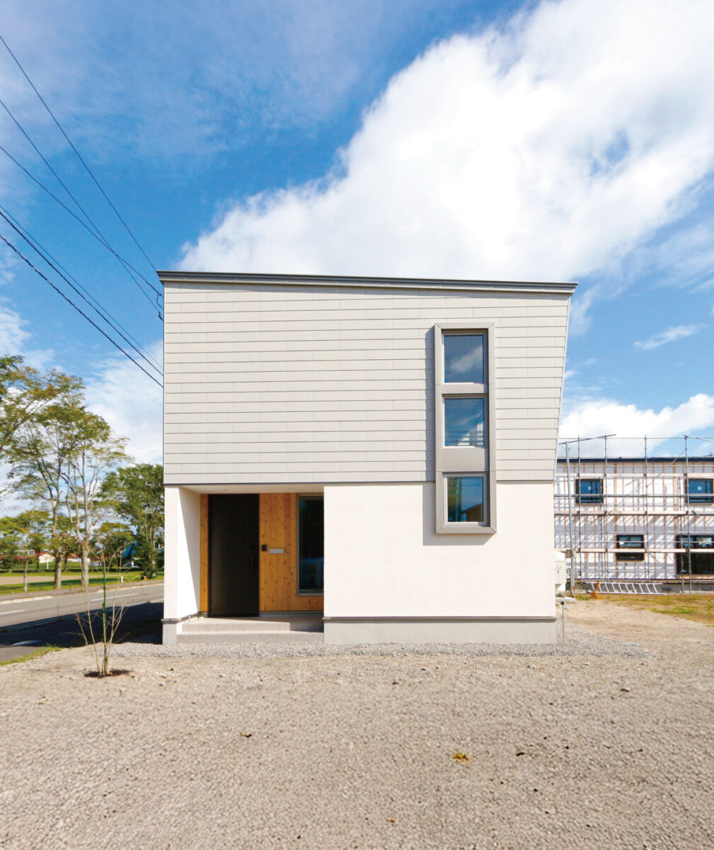 洗練されたデザインと暮らしやすさを両立した「窓枠の家」/中標津町/新築住宅/注文住宅