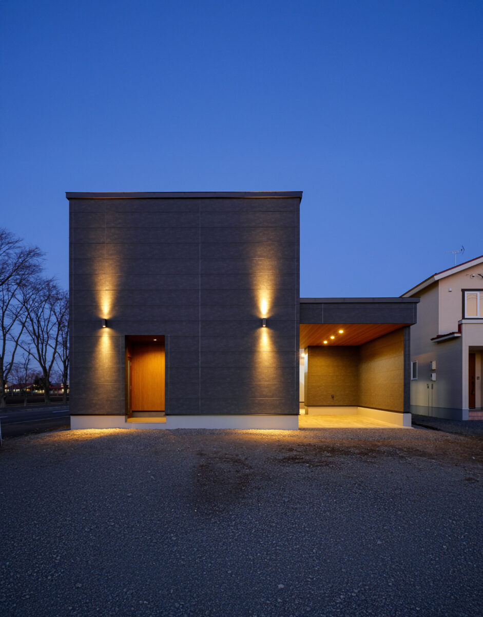 インナーテラスとインナーガレージを備えた、開放感あふれる二階建て注文住宅/中標津町/注文住宅